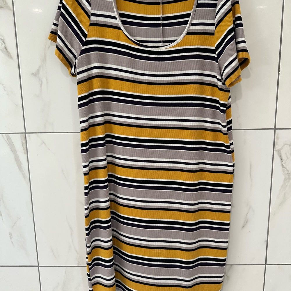 Women’s Torrid 1 Mustard Striped Short Sleeve Dress